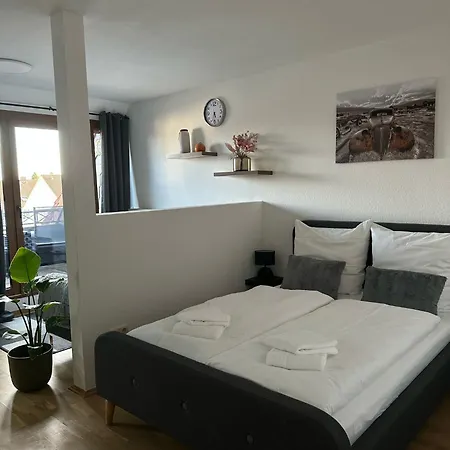 Feelgood 60, Modernes 1 Raum In Barleben, Bei Magdeburg, Inklusive Parkplatz Und Netflix, Nur 2 Km Bis Zur A2 *